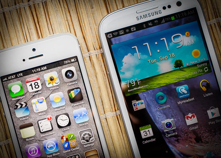 apple-iphone-5-and-samsung-gs3.jpg